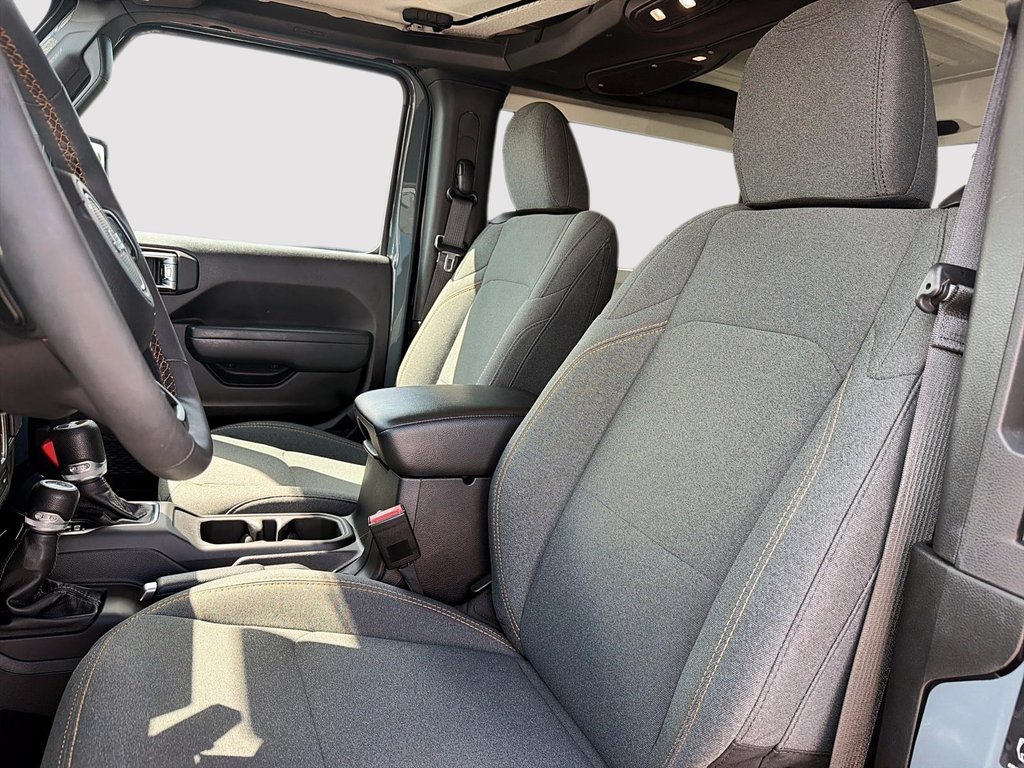 2024 Jeep Wrangler Sport S in St-Jean-Sur-Richelieu, Quebec - 9 - w1024h768px