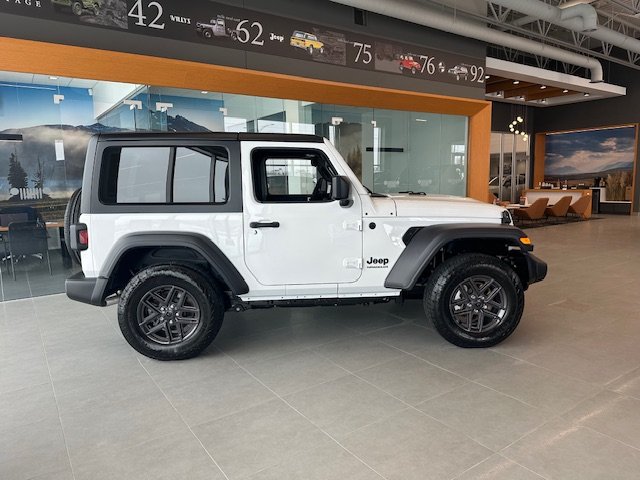 2025 Jeep Wrangler SPORT S in St-Jean-Sur-Richelieu, Quebec - 4 - w1024h768px