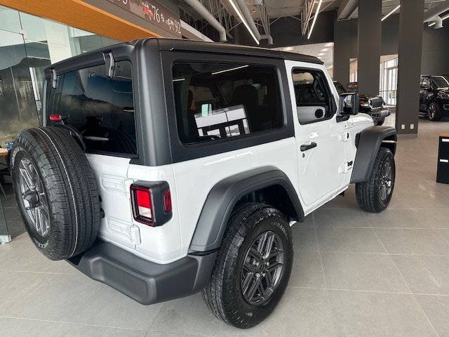 2025 Jeep Wrangler SPORT S in St-Jean-Sur-Richelieu, Quebec - 5 - w1024h768px