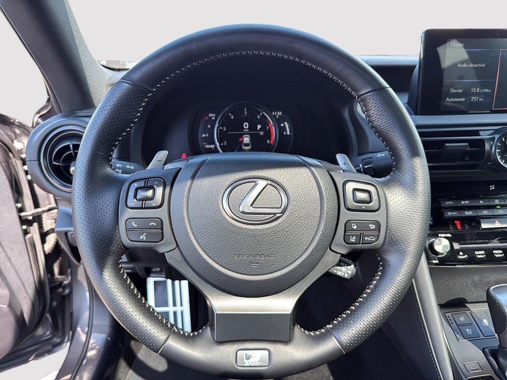 Lexus IS 300  2023 à St-Jean-Sur-Richelieu, Québec - 12 - w1024h768px