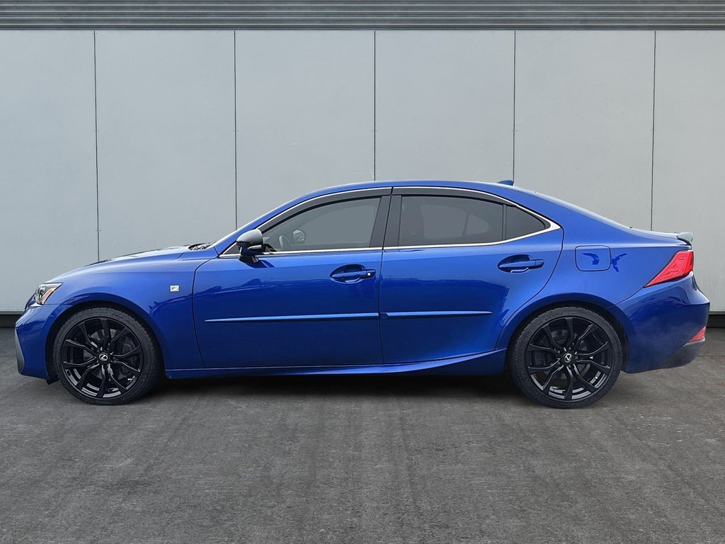 2020 Lexus IS 350 in St-Jean-Sur-Richelieu, Quebec - 5 - w1024h768px