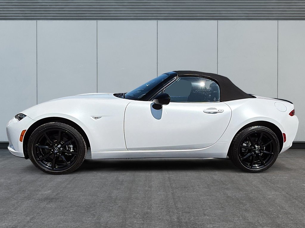 2023 Mazda MX-5 GS in St-Jean-Sur-Richelieu, Quebec - 5 - w1024h768px
