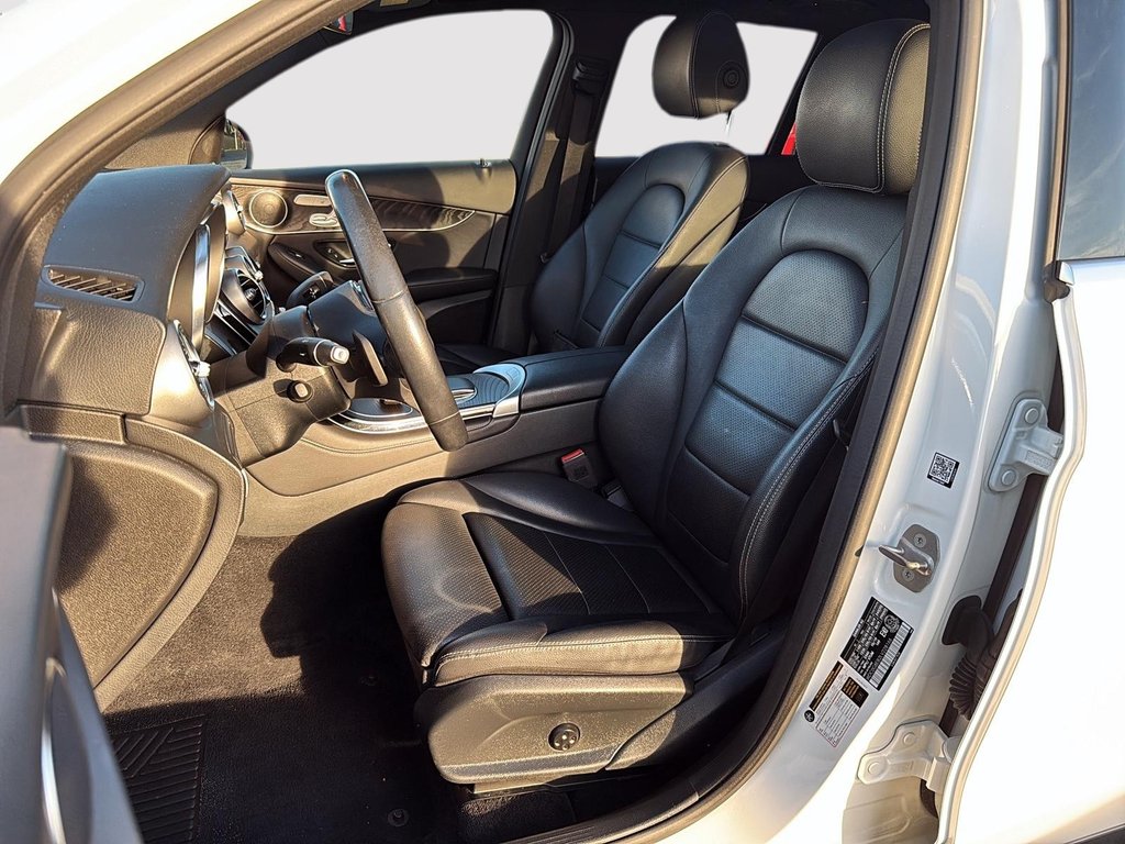 Mercedes-Benz GLC 300 PREMIUM 2020 à St-Jean-Sur-Richelieu, Québec - 9 - w1024h768px
