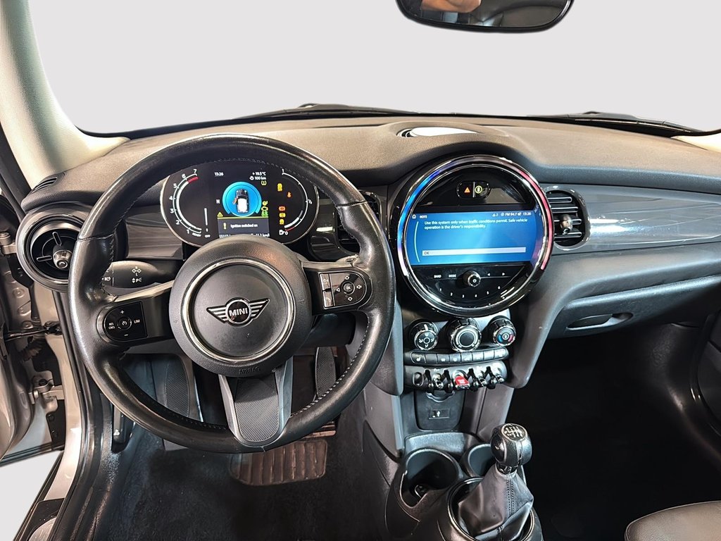 2024 MINI 3 Door Cooper in St-Jean-Sur-Richelieu, Quebec - 9 - w1024h768px
