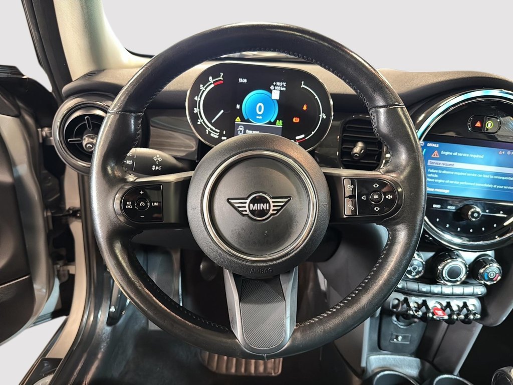 2024 MINI 3 Door Cooper in St-Jean-Sur-Richelieu, Quebec - 11 - w1024h768px