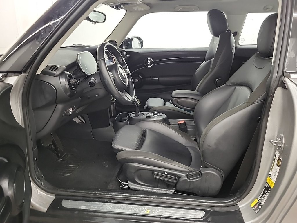 MINI 3 Door Cooper SE PREMIER 2024 à St-Jean-Sur-Richelieu, Québec - 8 - w1024h768px