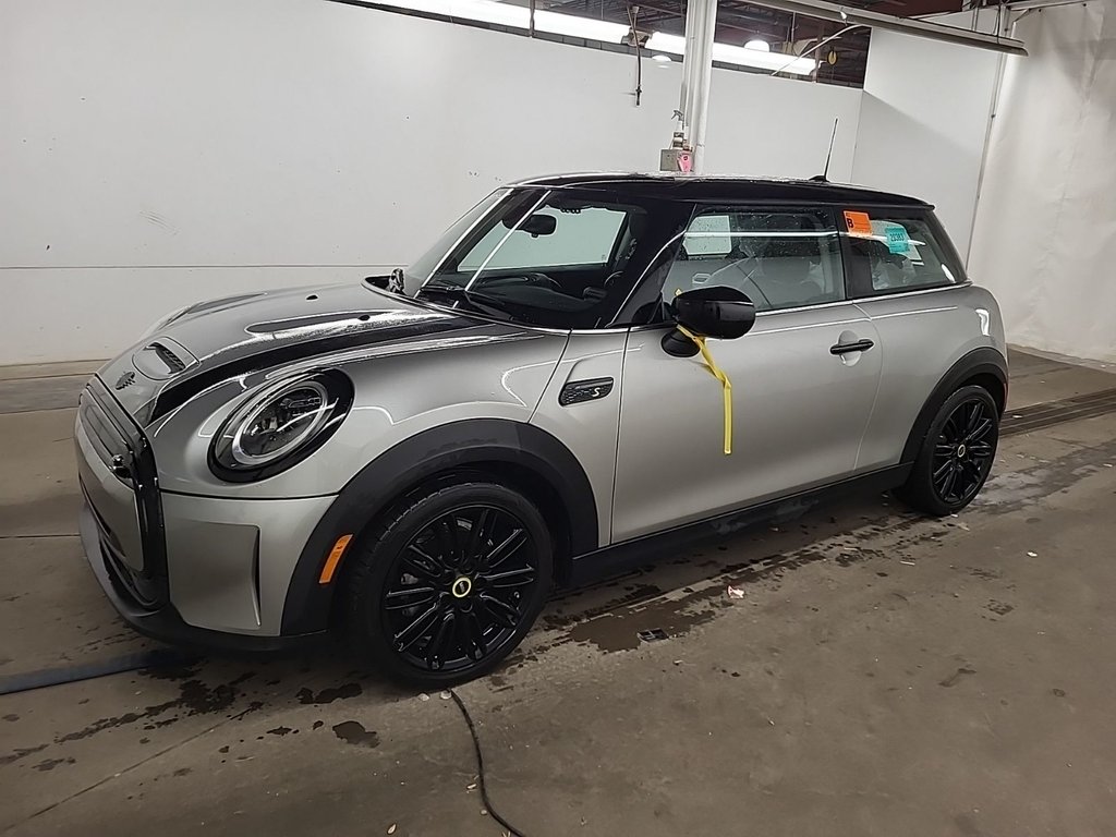 MINI 3 Door Cooper SE PREMIER 2024 à St-Jean-Sur-Richelieu, Québec - 1 - w1024h768px