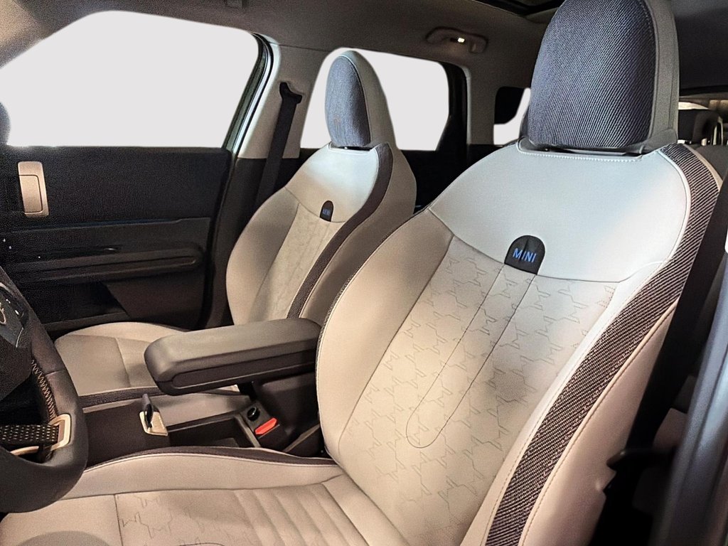 2025 MINI Countryman SE ALL4 in St-Jean-Sur-Richelieu, Quebec - 9 - w1024h768px