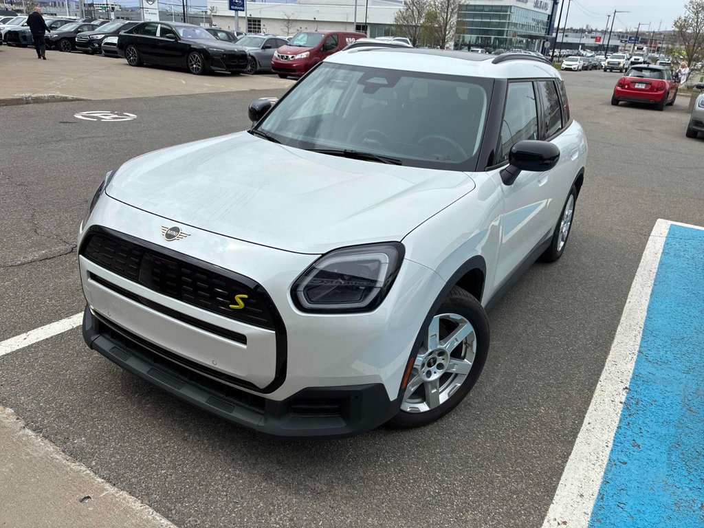 2025 MINI Countryman SE ALL4 in Sherbrooke, Quebec - 1 - w1024h768px
