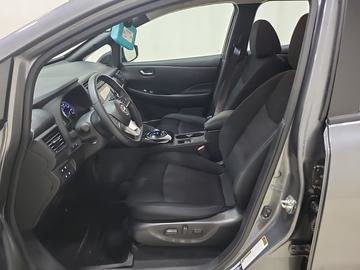 Nissan Leaf SV PLUS NAVIGATION 2024 à Saint-Hyacinthe, Québec - 7 - w1024h768px