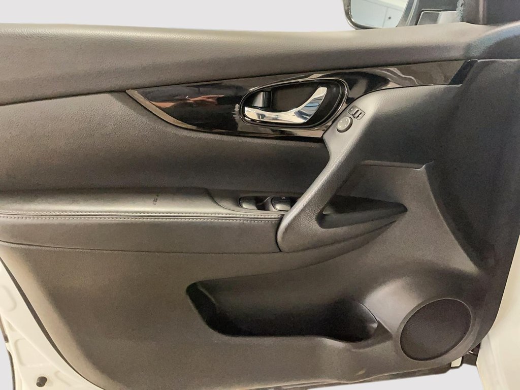 2021 Nissan Qashqai SL AWD in St-Jean-Sur-Richelieu, Quebec - 11 - w1024h768px