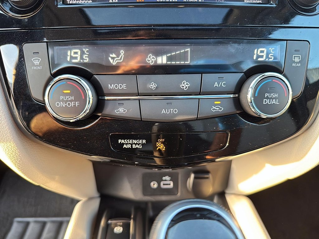 Nissan Qashqai SV AWD // TOIT OUVRANT // SIÈGES CHAUFFANTS 2023 à St-Jean-Sur-Richelieu, Québec - 14 - w1024h768px