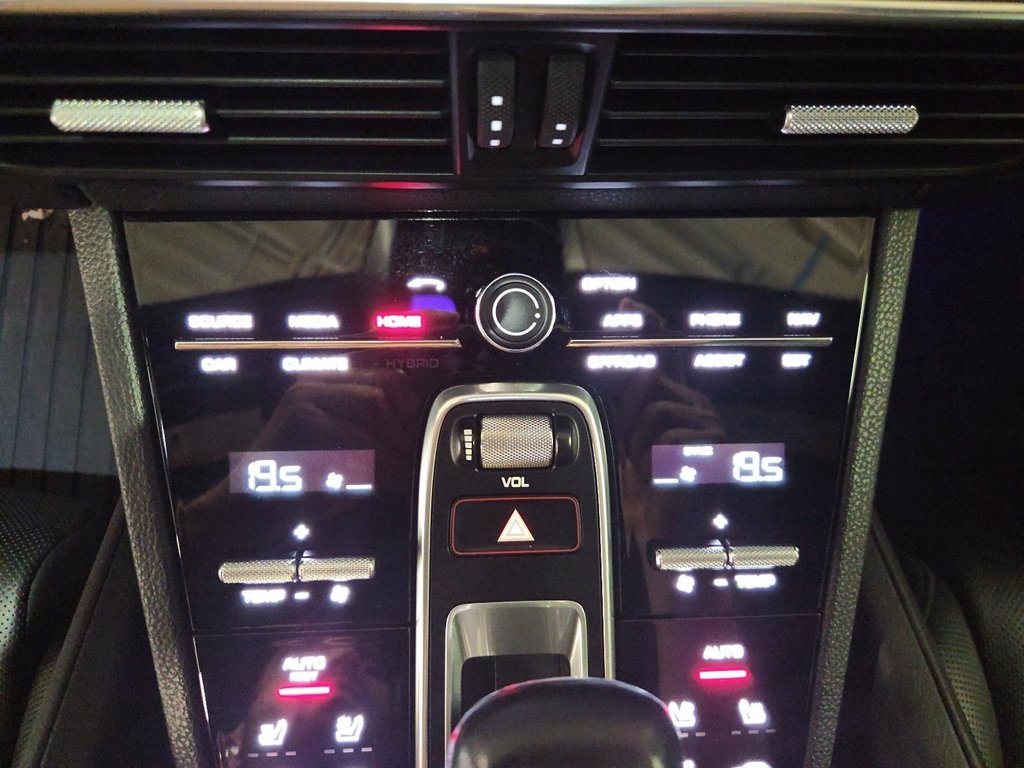 2022 Porsche Cayenne AWD PREMIUM PLUS in St-Jean-Sur-Richelieu, Quebec - 14 - w1024h768px