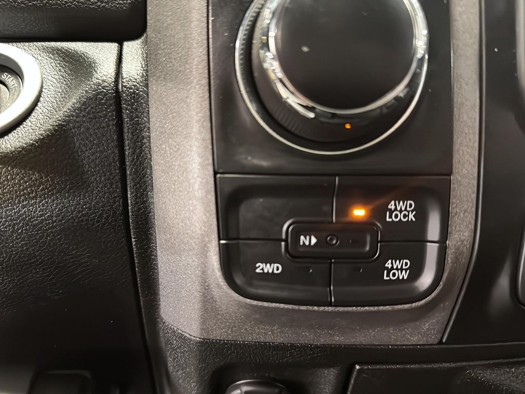 Ram 1500 Classic TRADESMAN CREW CAB 2019 à St-Jean-Sur-Richelieu, Québec - 16 - w1024h768px