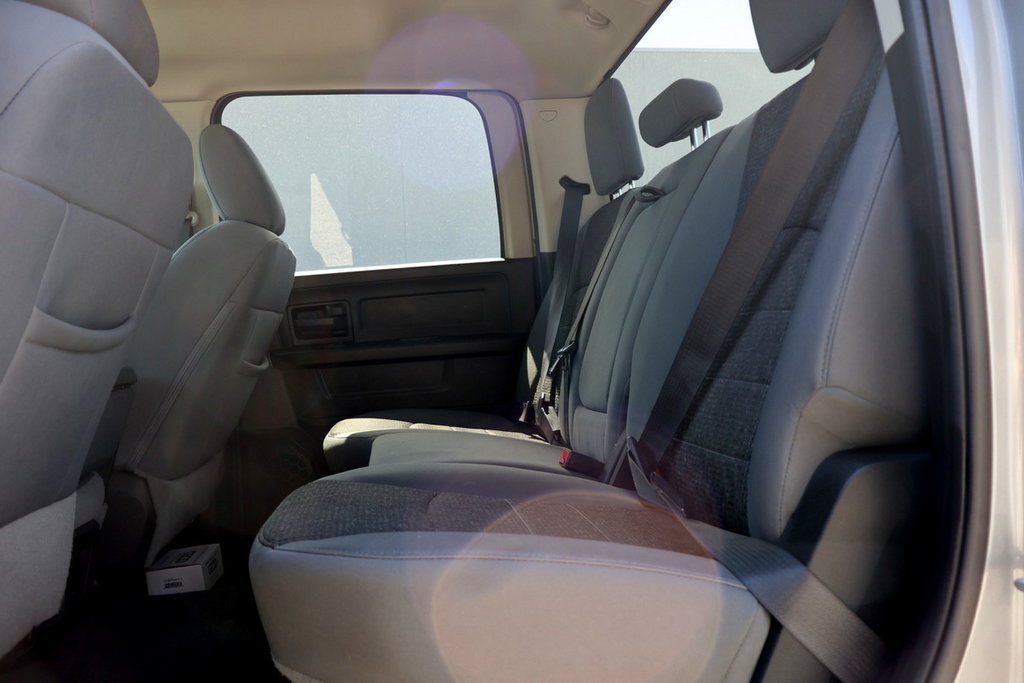 Ram 1500 Classic Express+Crew Cab+Night+Temps Froid+Remorquage 2020 à St-Jean-Sur-Richelieu, Québec - 17 - w1024h768px