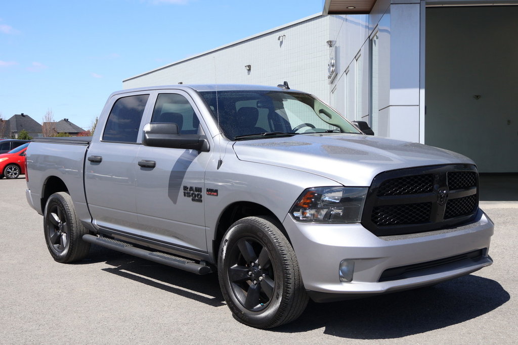 Ram 1500 Classic Express+Crew Cab+Night+Temps Froid+Remorquage 2020 à St-Jean-Sur-Richelieu, Québec - 4 - w1024h768px