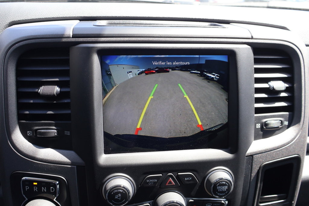 Ram 1500 Classic Express+Crew Cab+Night+Temps Froid+Remorquage 2020 à St-Jean-Sur-Richelieu, Québec - 13 - w1024h768px