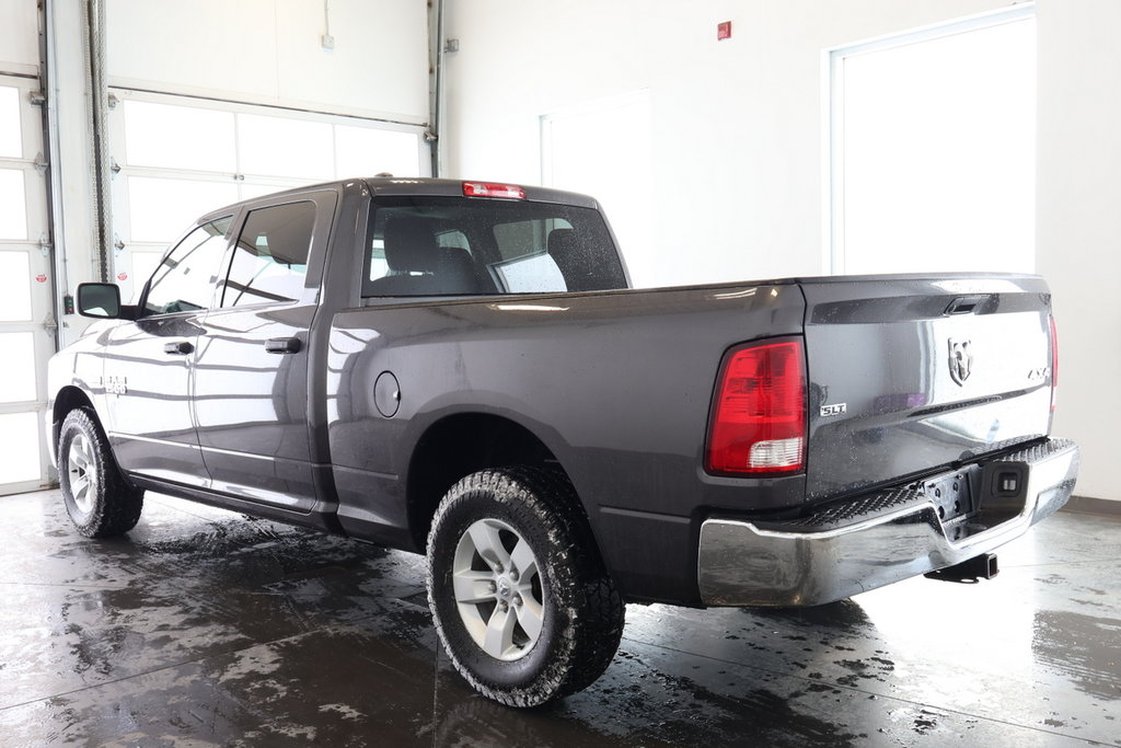 2022 Ram 1500 Classic SLT CREWCAB V8 4X4 in St-Jean-Sur-Richelieu, Quebec - 5 - w1024h768px