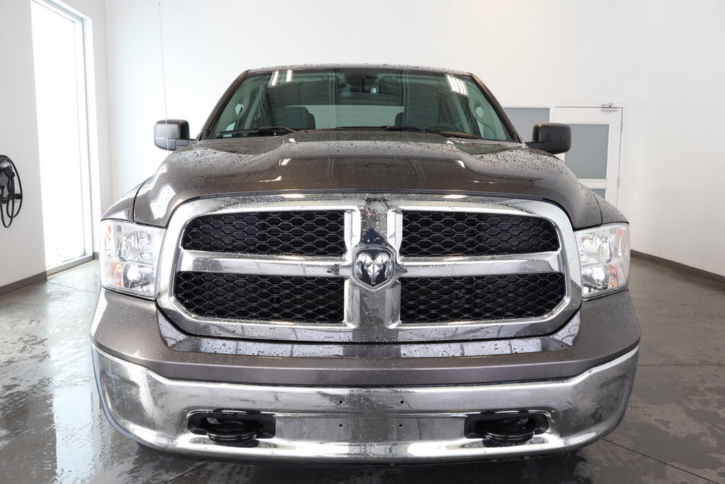 2022 Ram 1500 Classic SLT CREWCAB V8 4X4 in St-Jean-Sur-Richelieu, Quebec - 3 - w1024h768px