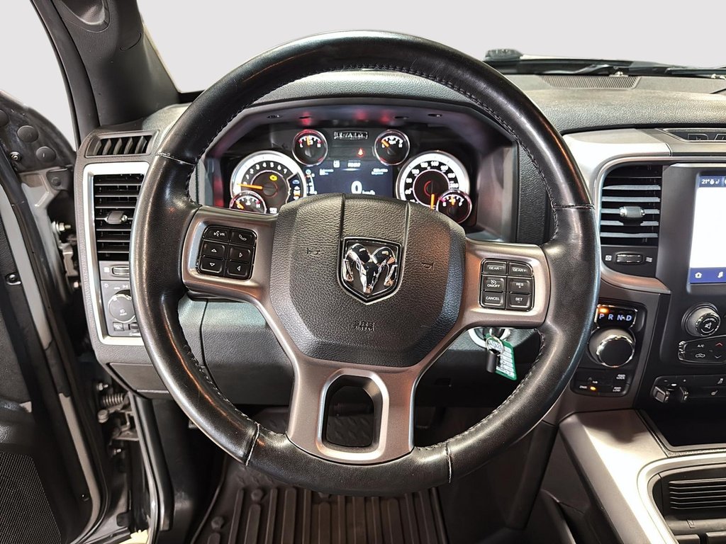 2022 Ram 1500 Classic Express in St-Jean-Sur-Richelieu, Quebec - 12 - w1024h768px