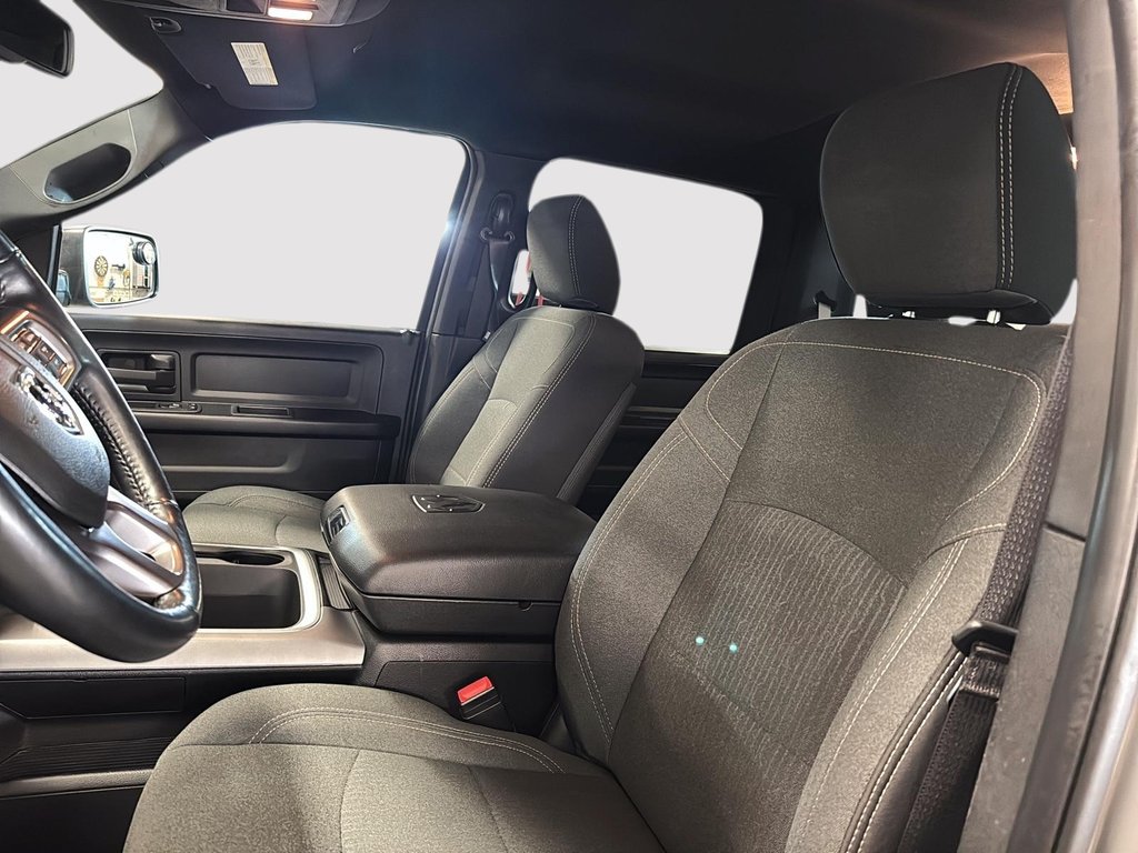2022 Ram 1500 Classic Express in St-Jean-Sur-Richelieu, Quebec - 9 - w1024h768px