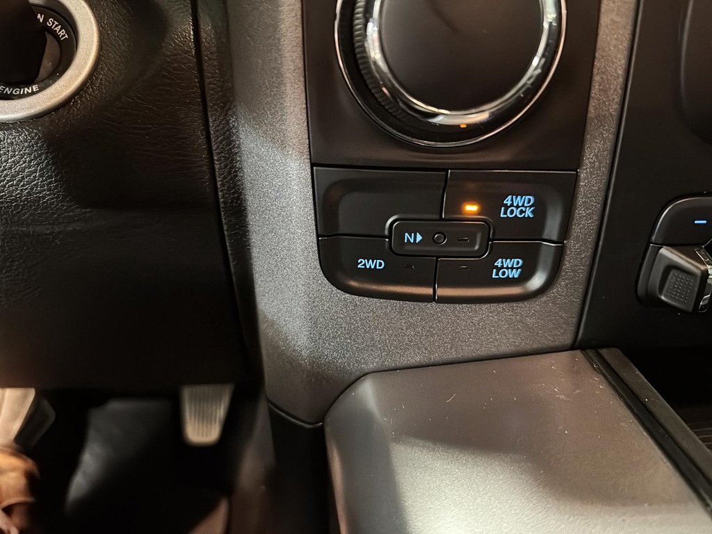 2023 Ram 1500 Classic Express Night CrewCab V8 4x4 Boite de Fibre in St-Jean-Sur-Richelieu, Quebec - 16 - w1024h768px