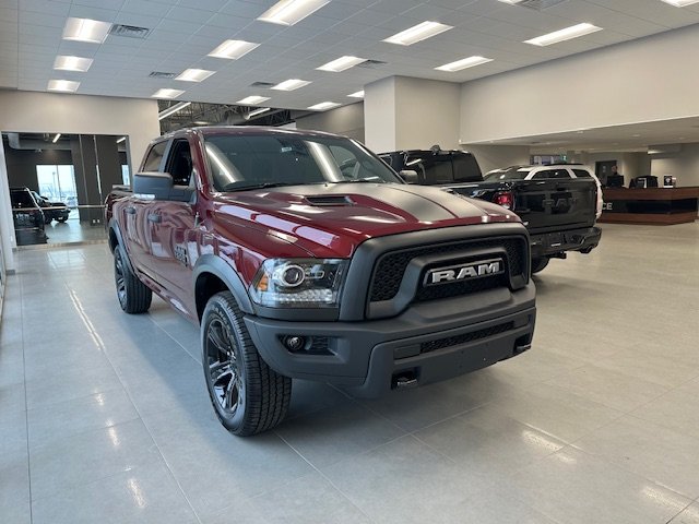 2024 Ram 1500 Classic WARLOCK in Sherbrooke, Quebec - 1 - w1024h768px