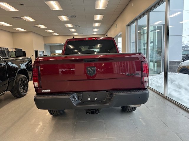 2024 Ram 1500 Classic WARLOCK in Sherbrooke, Quebec - 4 - w1024h768px