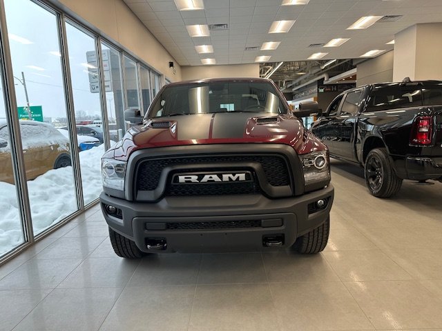 2024 Ram 1500 Classic WARLOCK in Sherbrooke, Quebec - 2 - w1024h768px