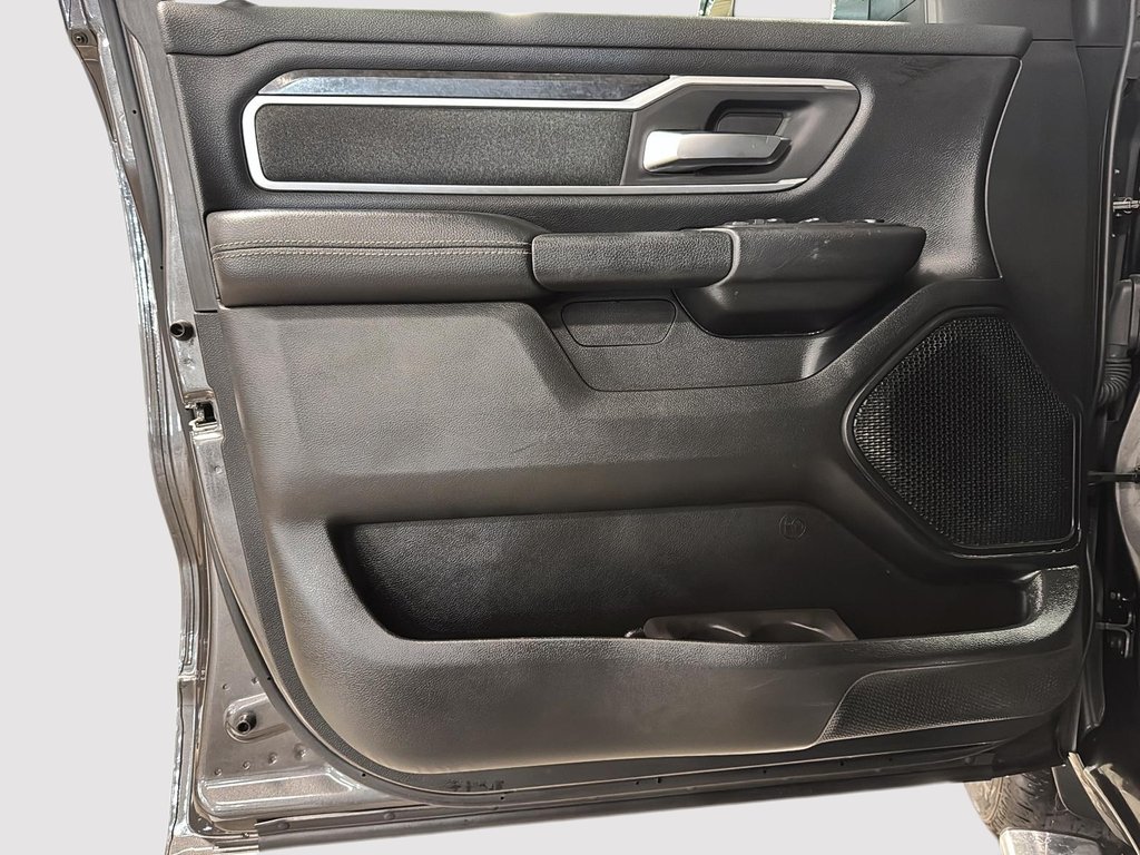 Ram 1500 Big Horn 2020 à St-Jean-Sur-Richelieu, Québec - 11 - w1024h768px