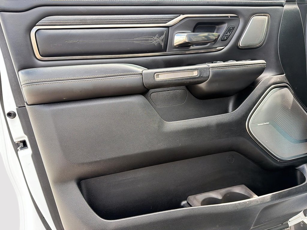 2020 Ram 1500 LIMITED 4X4 CREW CAB // DIESEL // TOIT PANORAMIQUE in St-Jean-Sur-Richelieu, Quebec - 11 - w1024h768px