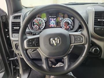 Ram 1500 Tradesman Sport Crewcab V8 4x4 2024 à St-Jean-Sur-Richelieu, Québec - 7 - w1024h768px