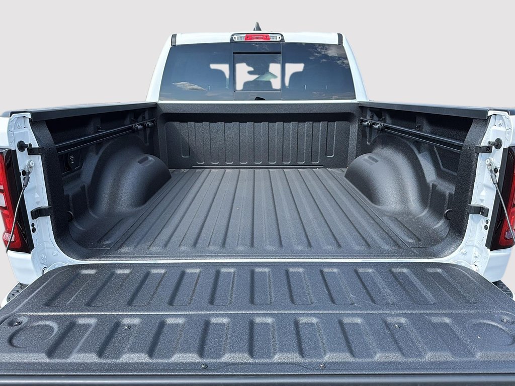 2025 Ram 1500 SPORT in St-Jean-Sur-Richelieu, Quebec - 17 - w1024h768px