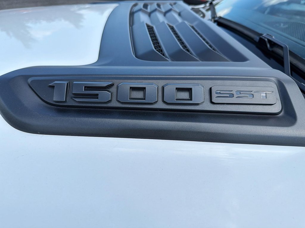 2025 Ram 1500 SPORT in St-Jean-Sur-Richelieu, Quebec - 6 - w1024h768px