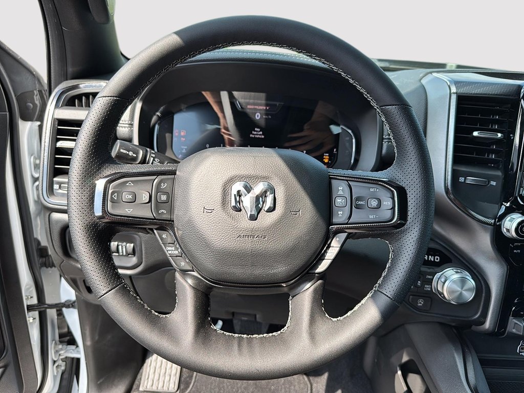 2025 Ram 1500 SPORT in St-Jean-Sur-Richelieu, Quebec - 12 - w1024h768px
