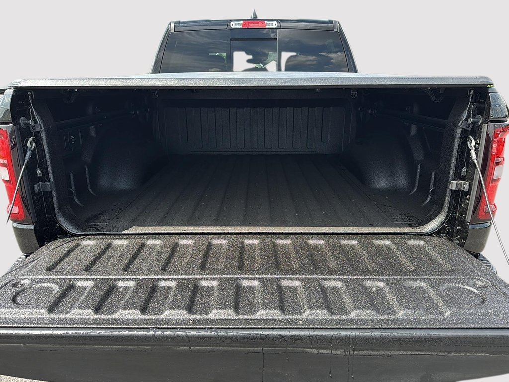 2025 Ram 1500 BIG HORN in St-Jean-Sur-Richelieu, Quebec - 17 - w1024h768px