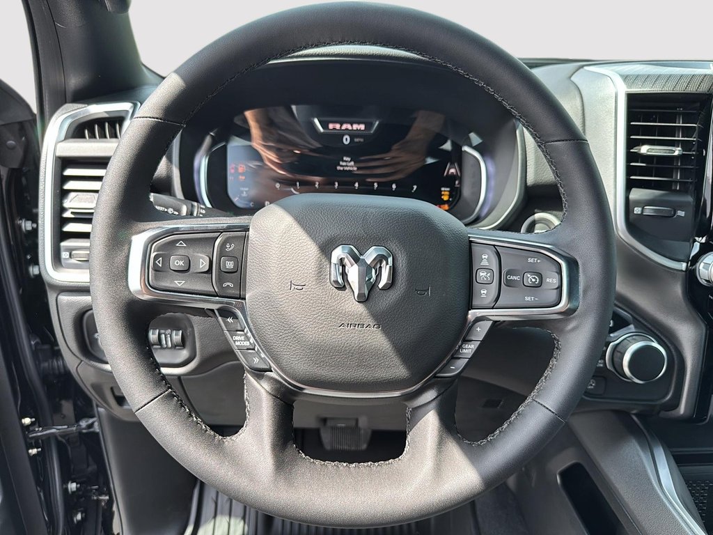 2025 Ram 1500 BIG HORN in St-Jean-Sur-Richelieu, Quebec - 12 - w1024h768px