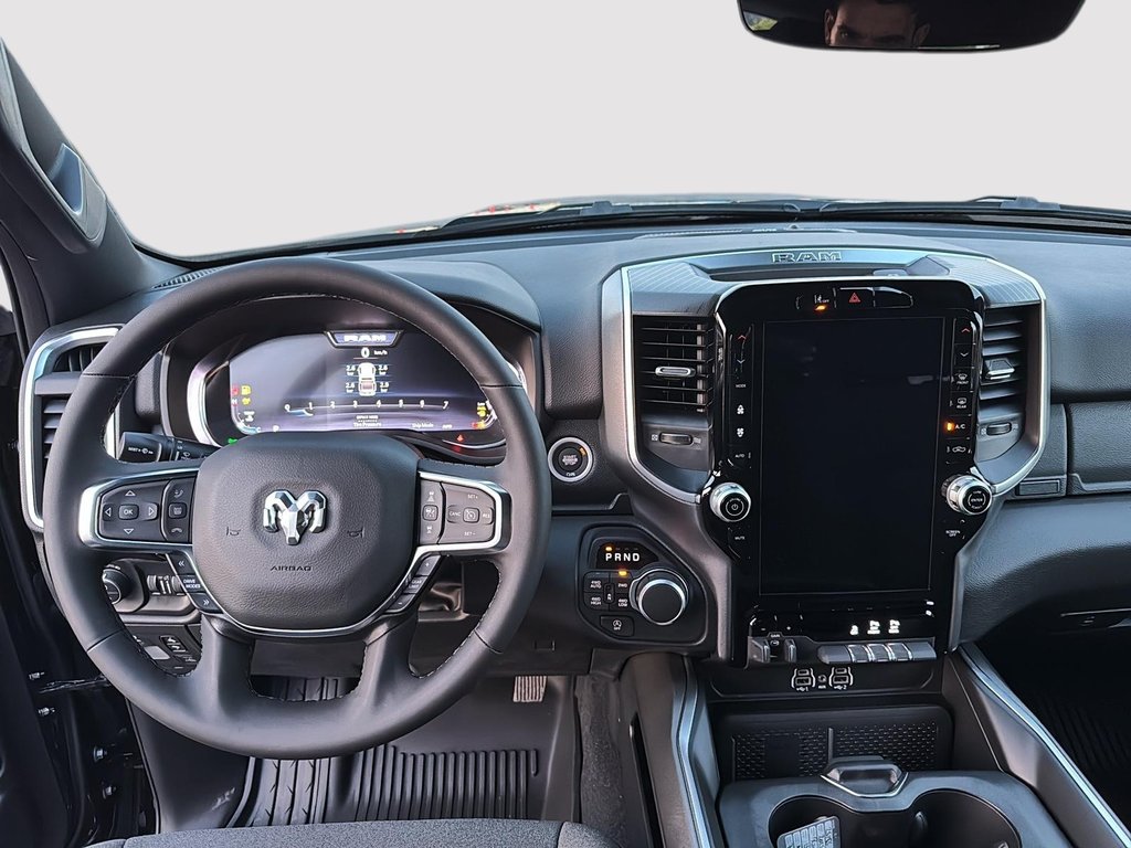 2025 Ram 1500 BIG HORN in St-Jean-Sur-Richelieu, Quebec - 9 - w1024h768px