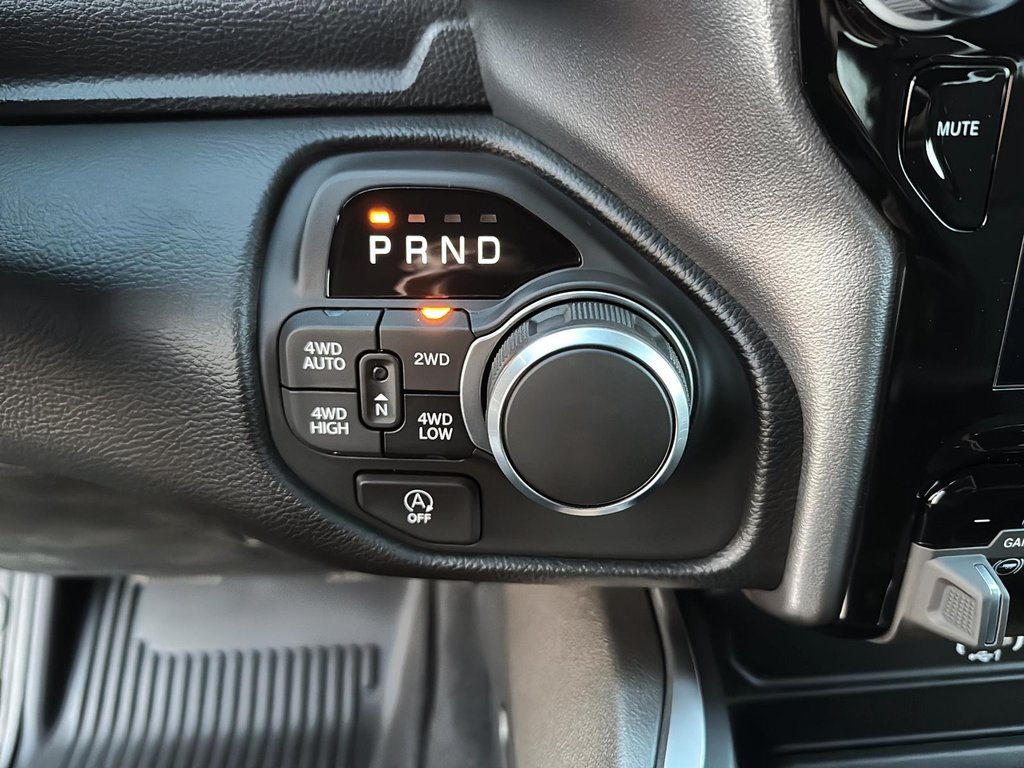 2025 Ram 1500 BIG HORN in St-Jean-Sur-Richelieu, Quebec - 14 - w1024h768px