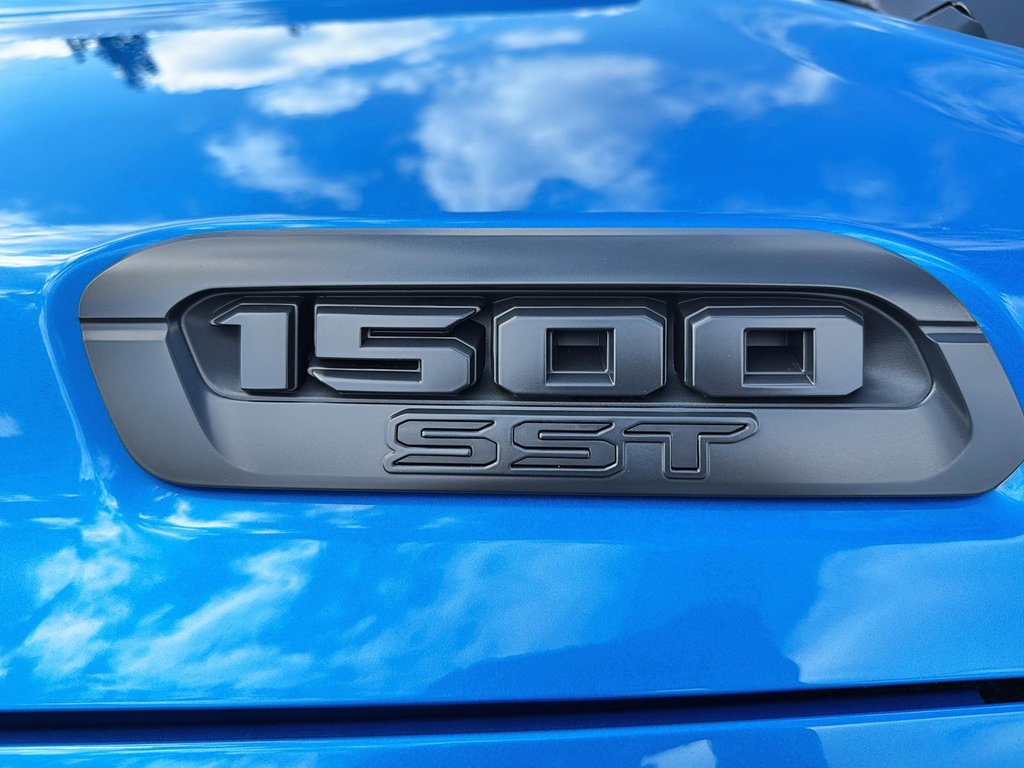 Ram 1500 WARLOCK 2025 à St-Jean-Sur-Richelieu, Québec - 6 - w1024h768px