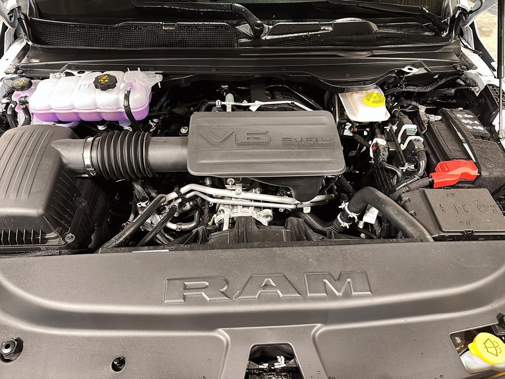 2025 Ram 1500 BIG HORN in Sherbrooke, Quebec - 8 - w1024h768px