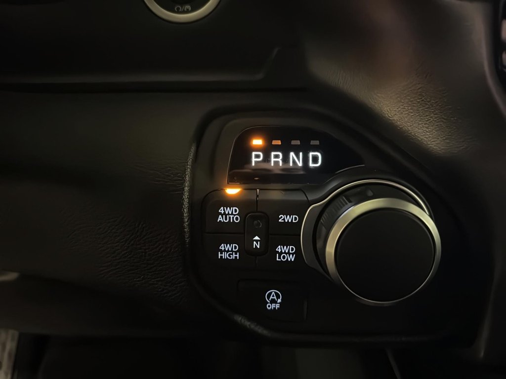 2025 Ram 1500 BIG HORN in Sherbrooke, Quebec - 15 - w1024h768px