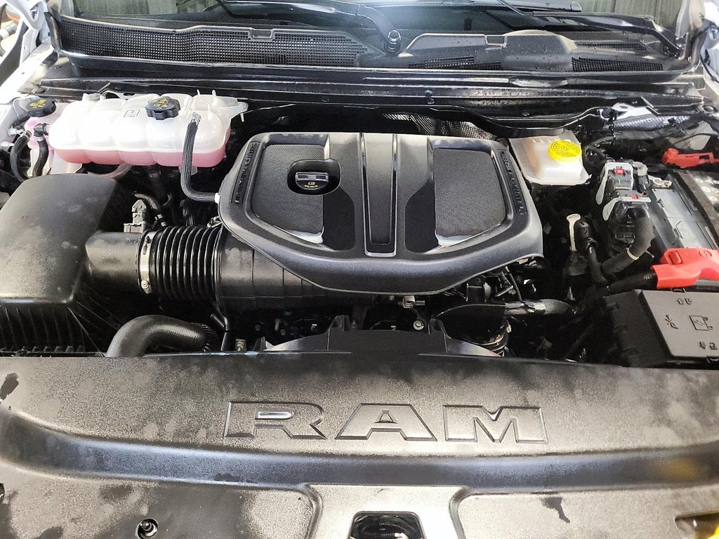 2025 Ram 1500 Sport in St-Jean-Sur-Richelieu, Quebec - 8 - w1024h768px