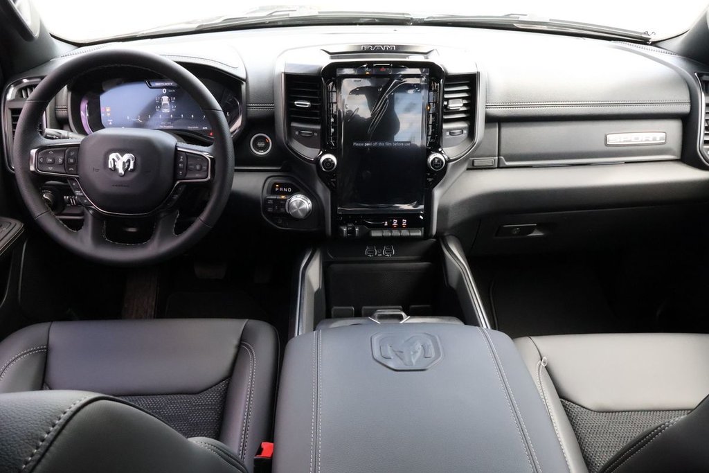 2025 Ram 1500 Sport in St-Jean-Sur-Richelieu, Quebec - 11 - w1024h768px