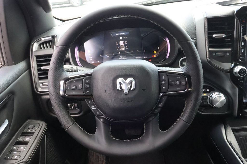2025 Ram 1500 Sport in St-Jean-Sur-Richelieu, Quebec - 9 - w1024h768px