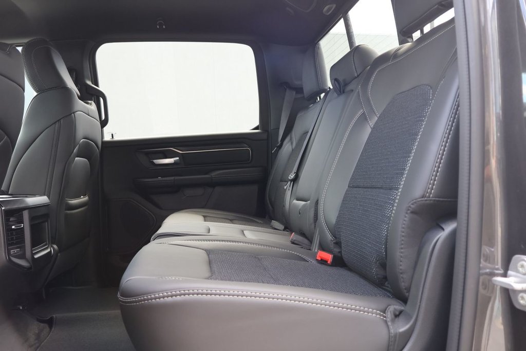 2025 Ram 1500 Sport in St-Jean-Sur-Richelieu, Quebec - 7 - w1024h768px