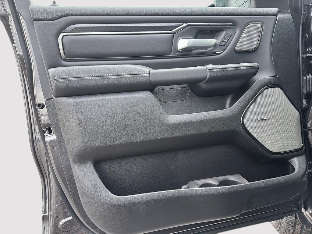 2026 Ram 1500 SPORT in Sherbrooke, Quebec - 11 - w1024h768px