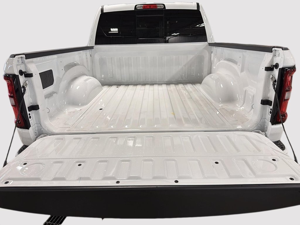 Ram 1500 EXPRESS 2026 à Sherbrooke, Québec - 17 - w1024h768px