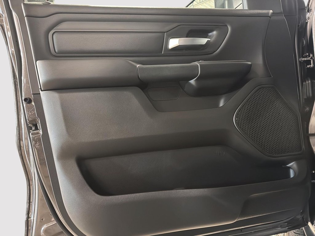 Ram 1500 EXPRESS 2026 à Sherbrooke, Québec - 11 - w1024h768px