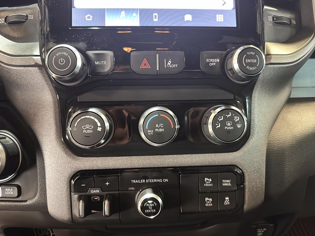 2026 Ram 1500 WARLOCK in Sherbrooke, Quebec - 14 - w1024h768px